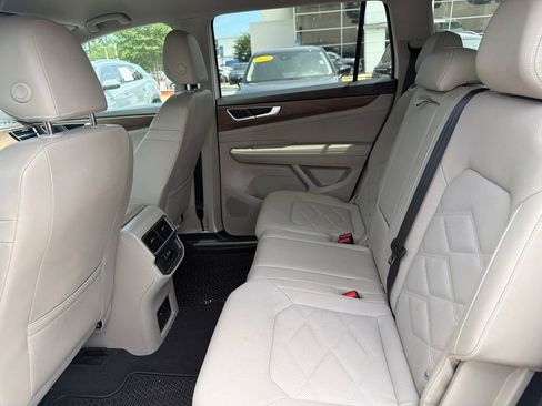 Certified 2024 Volkswagen Atlas SE FWD image 10