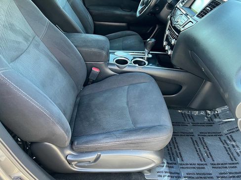 Used 2015 Nissan Pathfinder SV FWD image 30