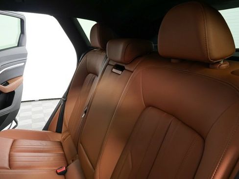 Certified 2022 Audi e-tron Premium image 22