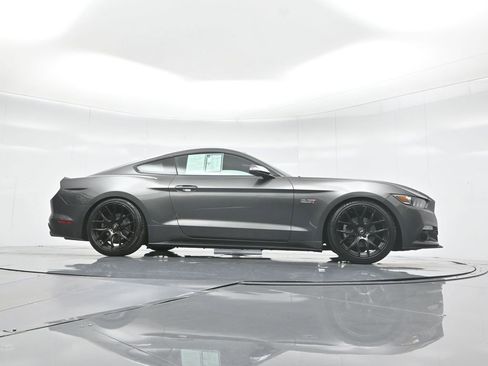 Used 2015 Ford Mustang Coupe RWD image 3