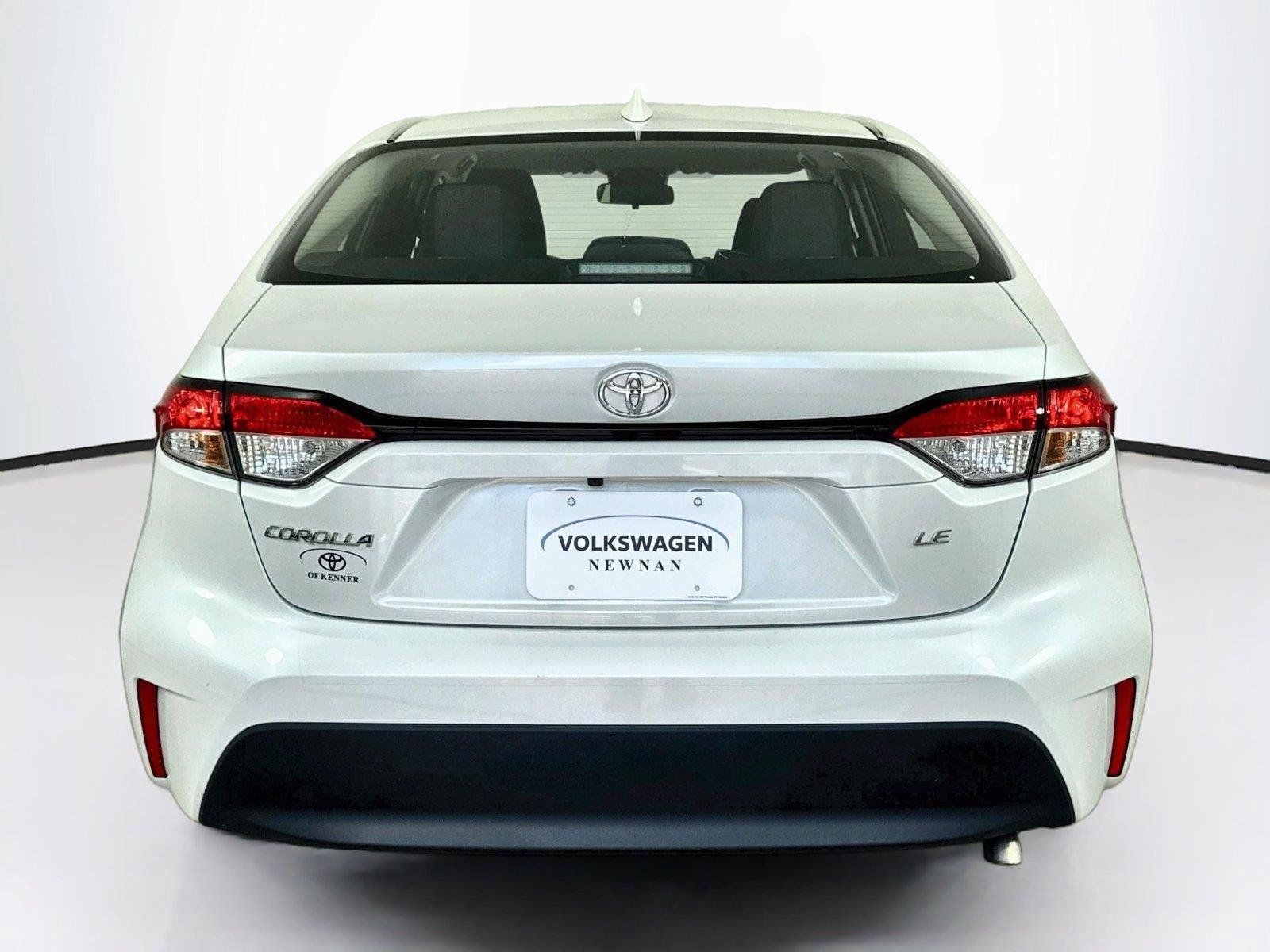 Used 2025 Toyota Corolla LE FWD image 5