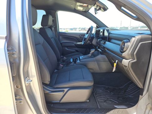 Used 2024 Chevrolet Colorado W/T image 24