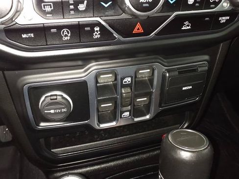 Used 2020 Jeep Gladiator Overland AWD/4WD image 26