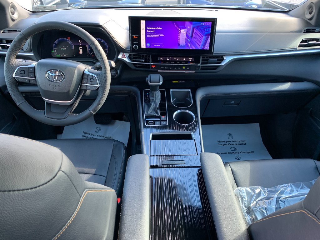 New 2026 Toyota Sienna XLE Woodland Edition AWD/4WD image 15