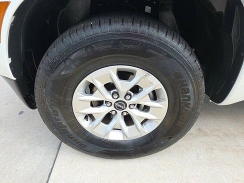 Used 2025 Nissan Frontier S image 11