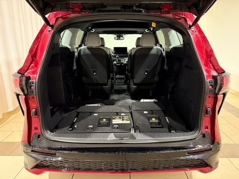 Certified 2025 Toyota Sienna XSE image 11
