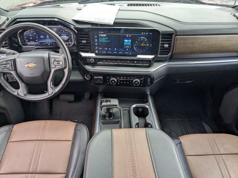 Used 2024 Chevrolet Silverado 1500 High Country w/ High Country Premium Package AWD/4WD image 14
