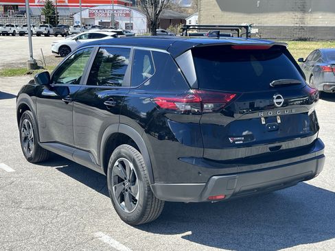 Used 2025 Nissan Rogue SV AWD/4WD image 5