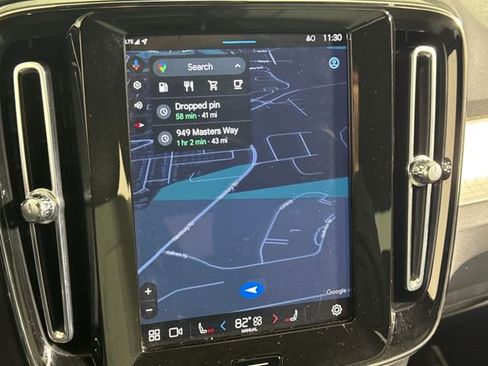 Used 2023 Volvo XC40 B5 Core image 30