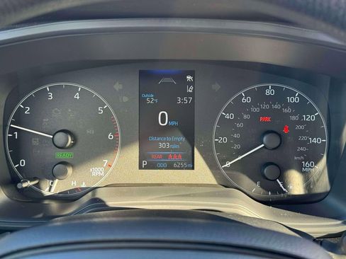Used 2025 Toyota Corolla LE image 24