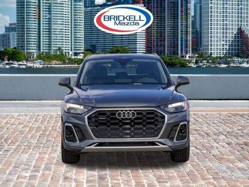 Used 2023 Audi Q5 2.0T Premium w/ Convenience Package image 2