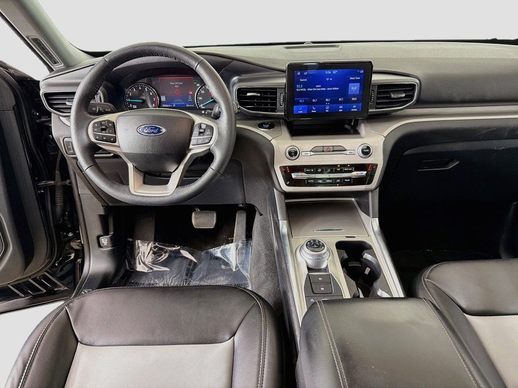 Used 2024 Ford Explorer XLT w/ XLT Sport Appearance Package AWD/4WD image 30