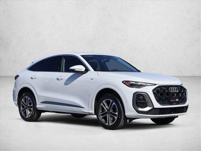 Certified 2025 Audi Q5 Premium w/ Convenience Package AWD/4WD image 3