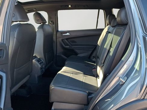 Used 2021 Volkswagen Tiguan SE R-Line image 8