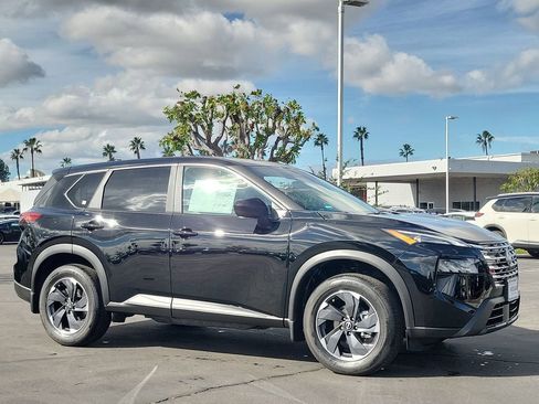 New 2026 Nissan Rogue SV FWD image 4