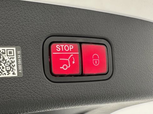 Certified 2025 Mercedes-Benz GLC 300 4MATIC image 21