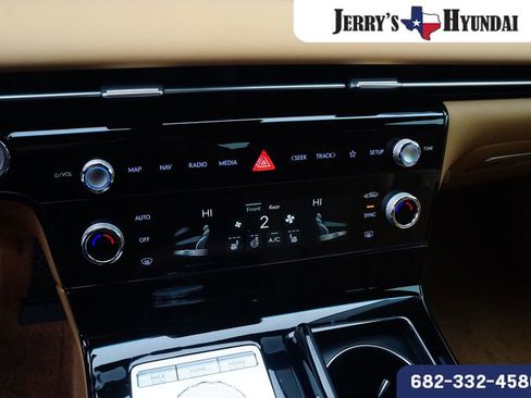 Used 2025 Genesis G80 2.5T image 11