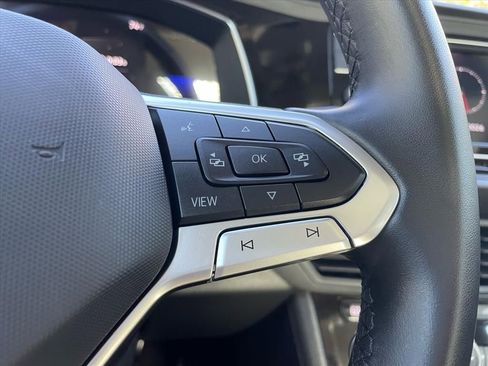 Used 2023 Volkswagen Jetta SE w/ Panoramic Sunroof Package image 12