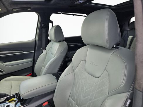 Used 2024 Kia Telluride SX Prestige X-Pro AWD/4WD image 17