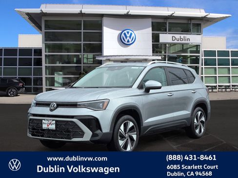 New 2025 Volkswagen Taos SE image 8