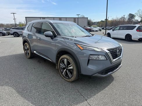 Used 2023 Nissan Rogue SL w/ SL Premium Package image 9