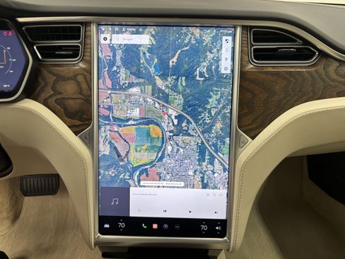 Used 2017 Tesla Model S 75D AWD/4WD image 16