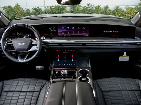 Used 2025 Cadillac Escalade V image 32
