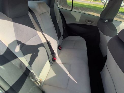 Used 2020 Toyota Corolla LE FWD image 21