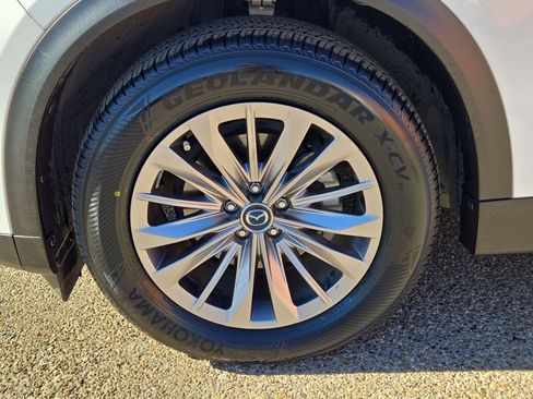 Used 2024 MAZDA CX-90 3.3 Turbo w/ Preferred Package image 11