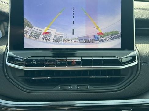 New 2026 Jeep Compass Latitude image 16