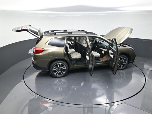 New 2025 Subaru Ascent Limited image 14