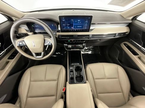 Certified 2024 Lincoln Corsair AWD image 13
