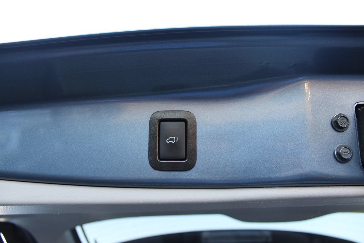 Used 2018 Toyota Highlander XLE w/ Carpet Mat Package (TMS) FWD image 35