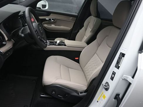 New 2026 Volvo XC90 T8 Plus w/ Protection Package Premier image 18