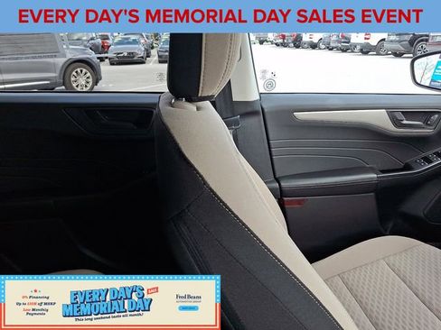 Certified 2022 Ford Escape SE w/ Cold Weather Package AWD/4WD image 13