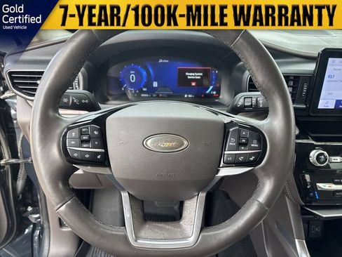 Used 2022 Ford Explorer Platinum w/ Class IV Trailer Tow Package AWD/4WD image 23