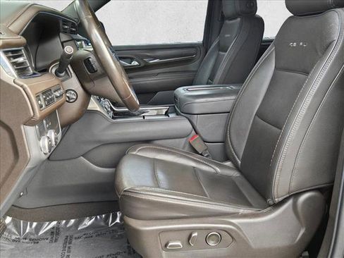 Used 2021 GMC Yukon Denali w/ Denali Premium Package image 18