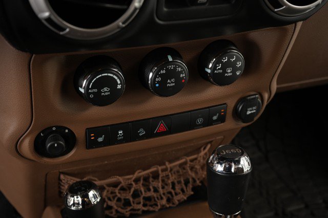Used 2014 Jeep Wrangler Unlimited Rubicon w/ Connectivity Group AWD/4WD image 42