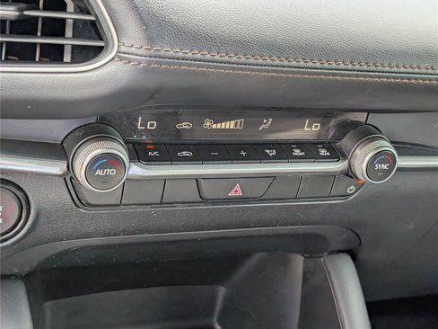 Used 2024 MAZDA MAZDA3 s FWD image 24