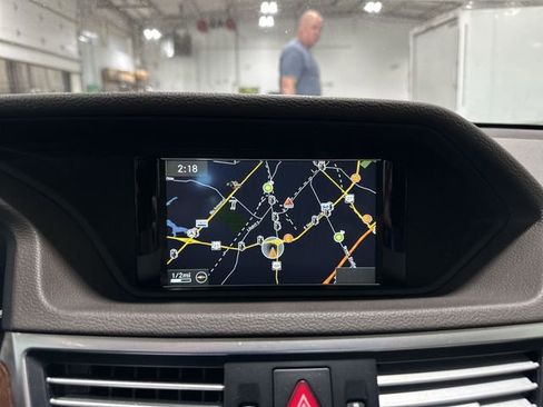 Used 2011 Mercedes-Benz E 550 Sedan image 24