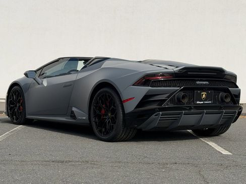 Used 2022 Lamborghini Huracan EVO image 5