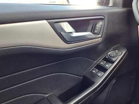 Certified 2022 Ford Escape SEL image 19