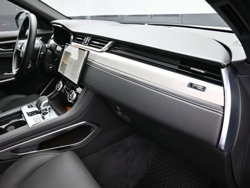 Used 2026 Jaguar F-PACE R-Dynamic S image 40