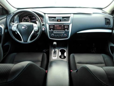 Used 2017 Nissan Altima 2.5 SR w/ Midnight Edition Package image 3