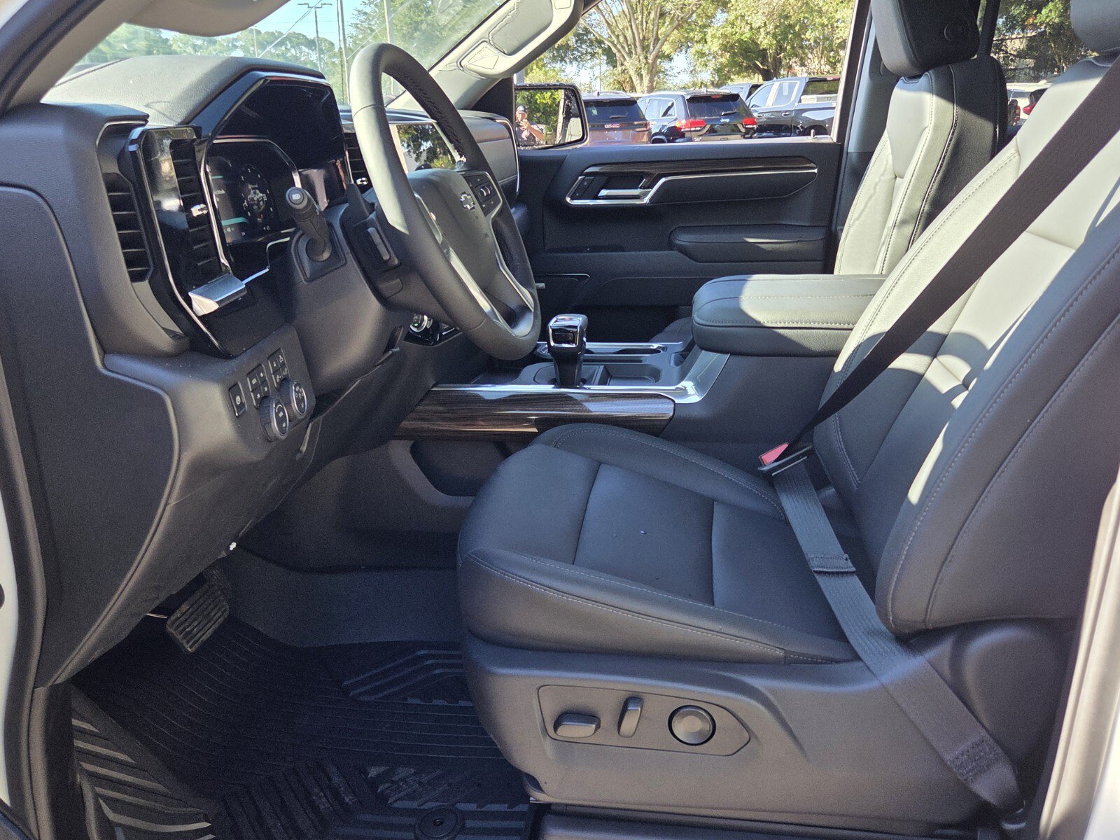 New 2026 Chevrolet Silverado 1500 LT Trail Boss w/ LT Trail Boss Premium Package AWD/4WD image 14