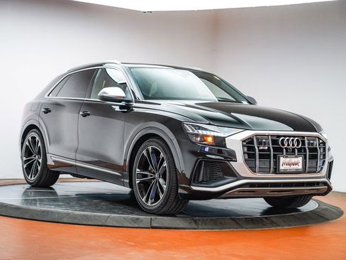 Used 2021 Audi SQ8 Prestige w/ Prestige Package image 3