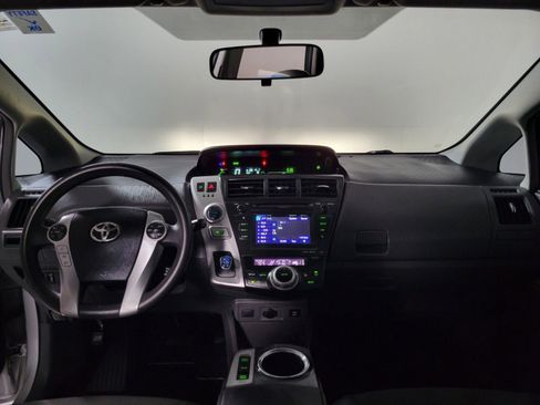 Used 2014 Toyota Prius V Three image 14
