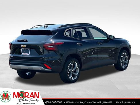 Certified 2024 Chevrolet Trax LT w/ Driver Confidence Package FWD image 5