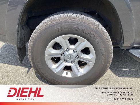 Used 2022 Toyota 4Runner SR5 Premium w/ Moonroof Package AWD/4WD image 9