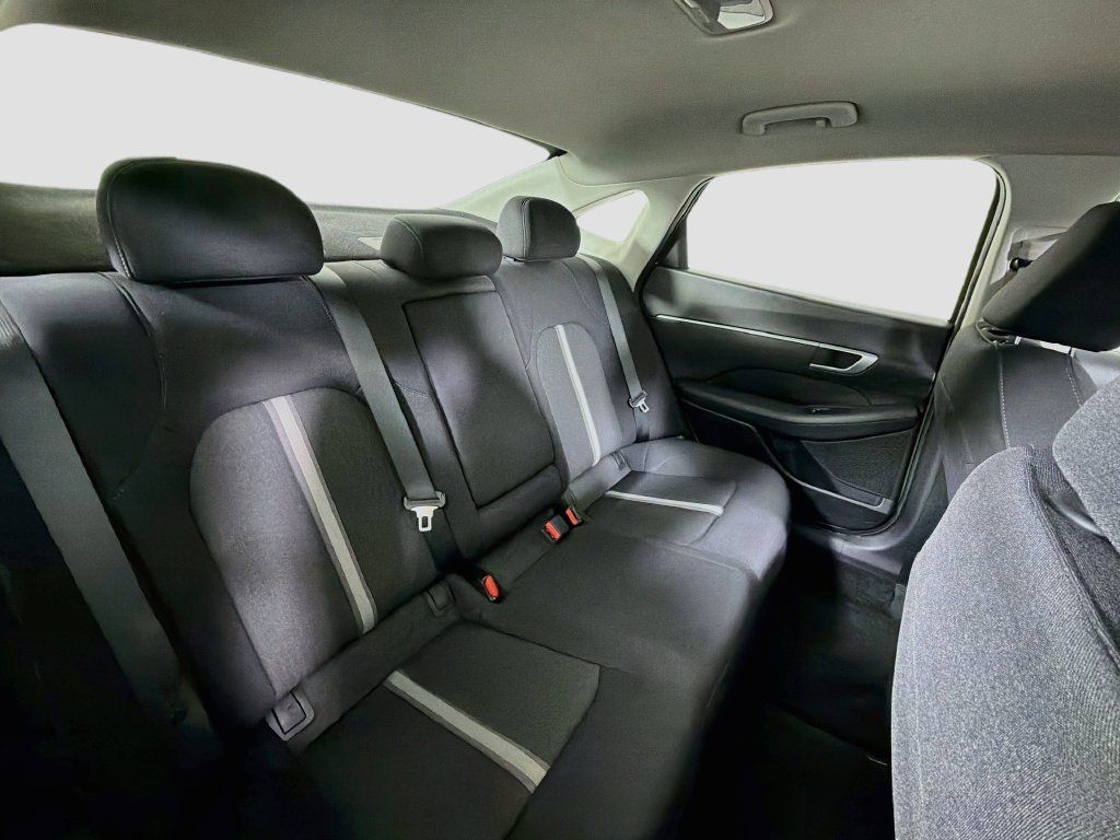 Used 2025 Hyundai Sonata SEL FWD image 31